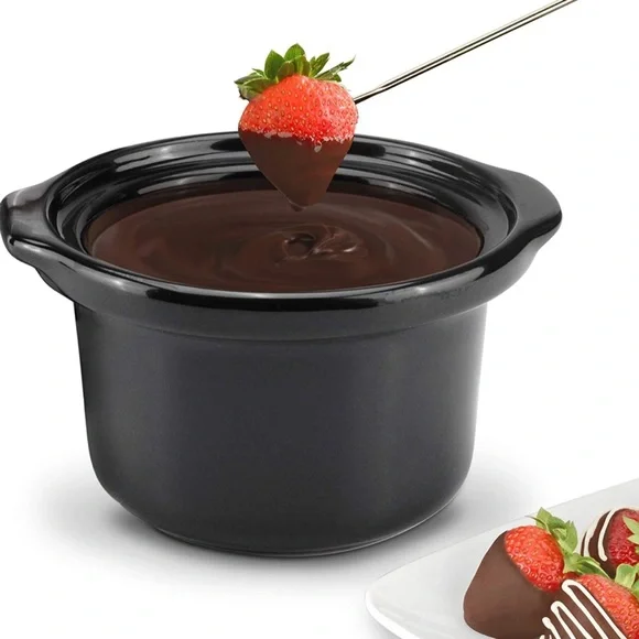 Disney | Mickey Mouse Mini Crockpot - Picture 4 of 6